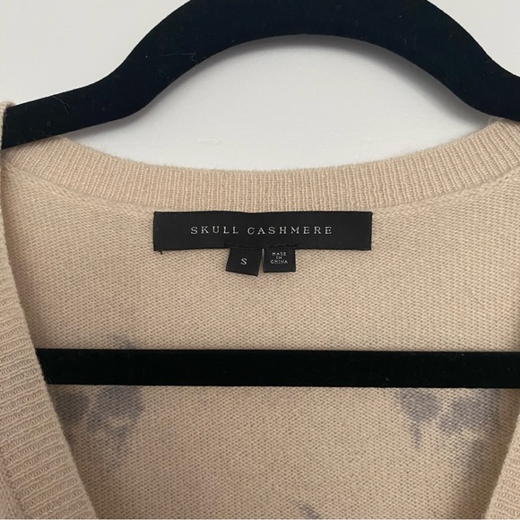 Skull Cashmere Cream & Charcoal 100% cashmere v neck sweater size small - Picture 3 of 6